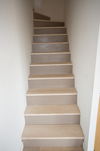 Habillage escalier béton